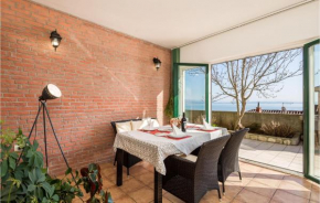 Stunning apartment in Icici with WiFi and 2 Bedrooms